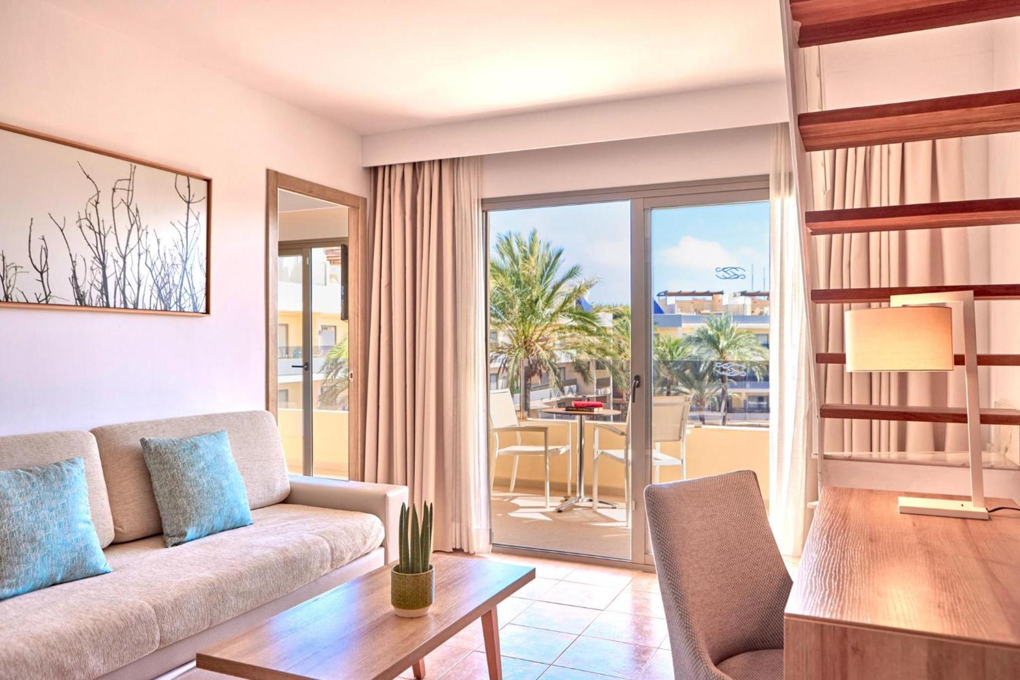Aparthotel Zafiro