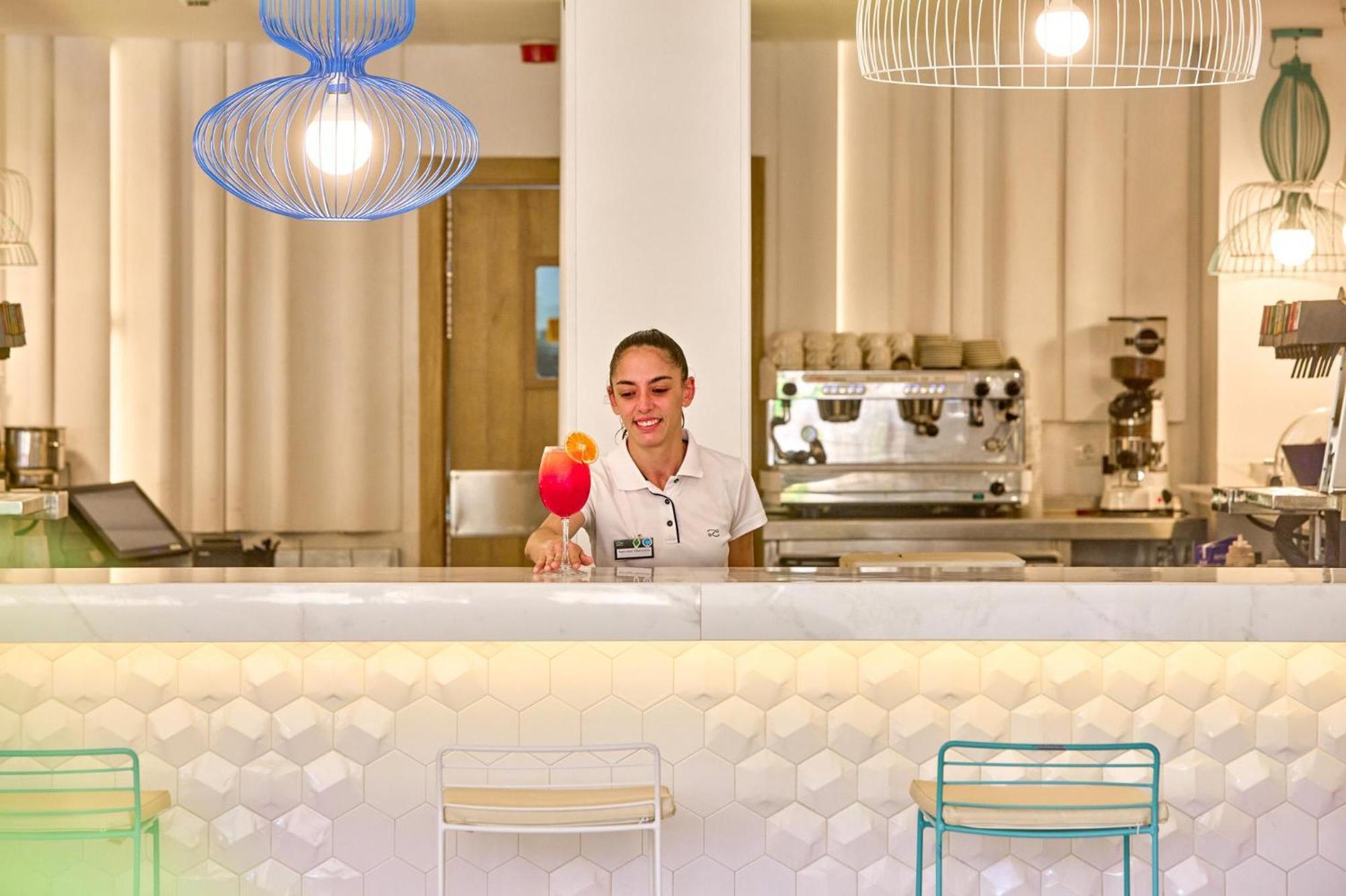 Zafiro Aparthotel 4*