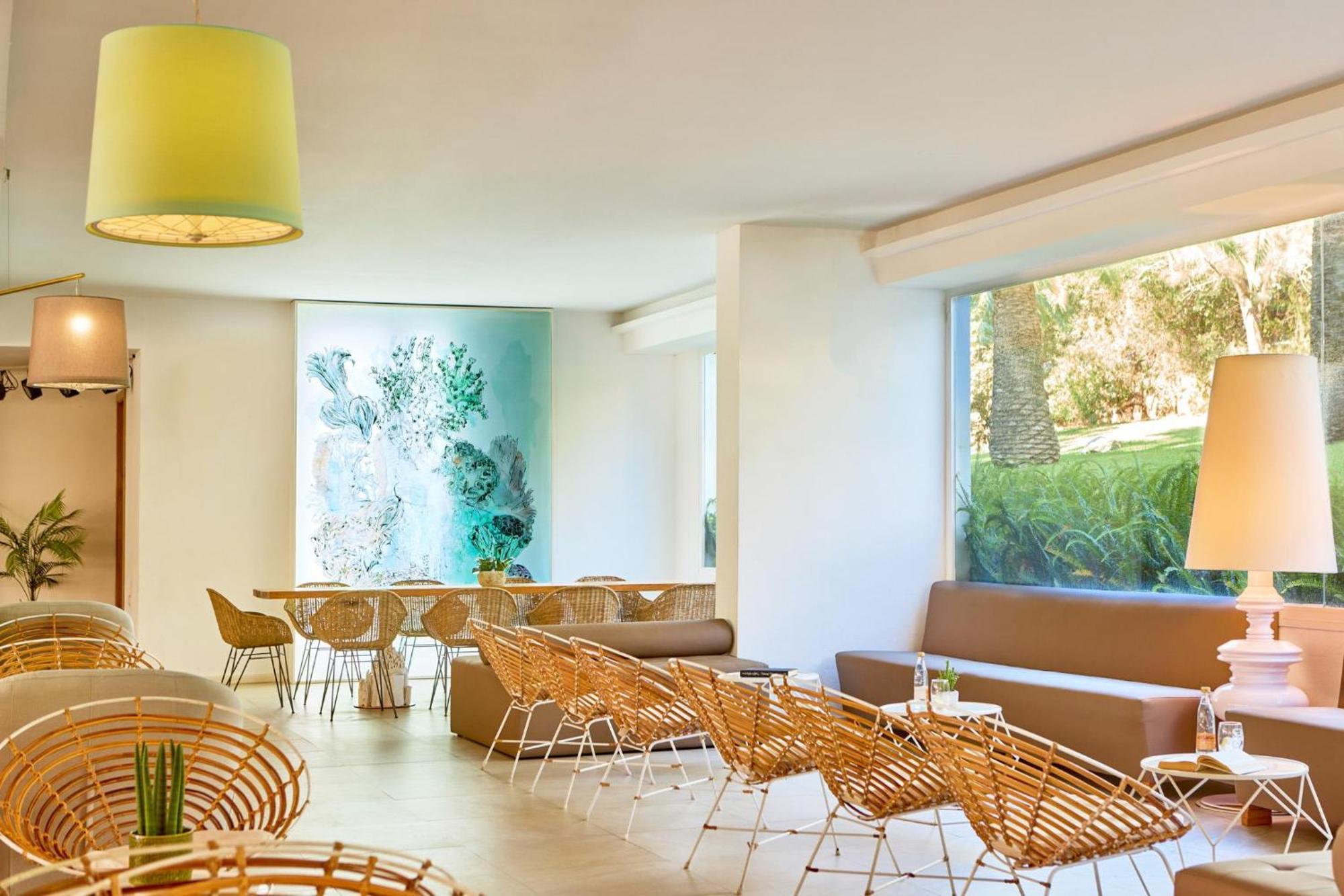 Zafiro Aparthotel