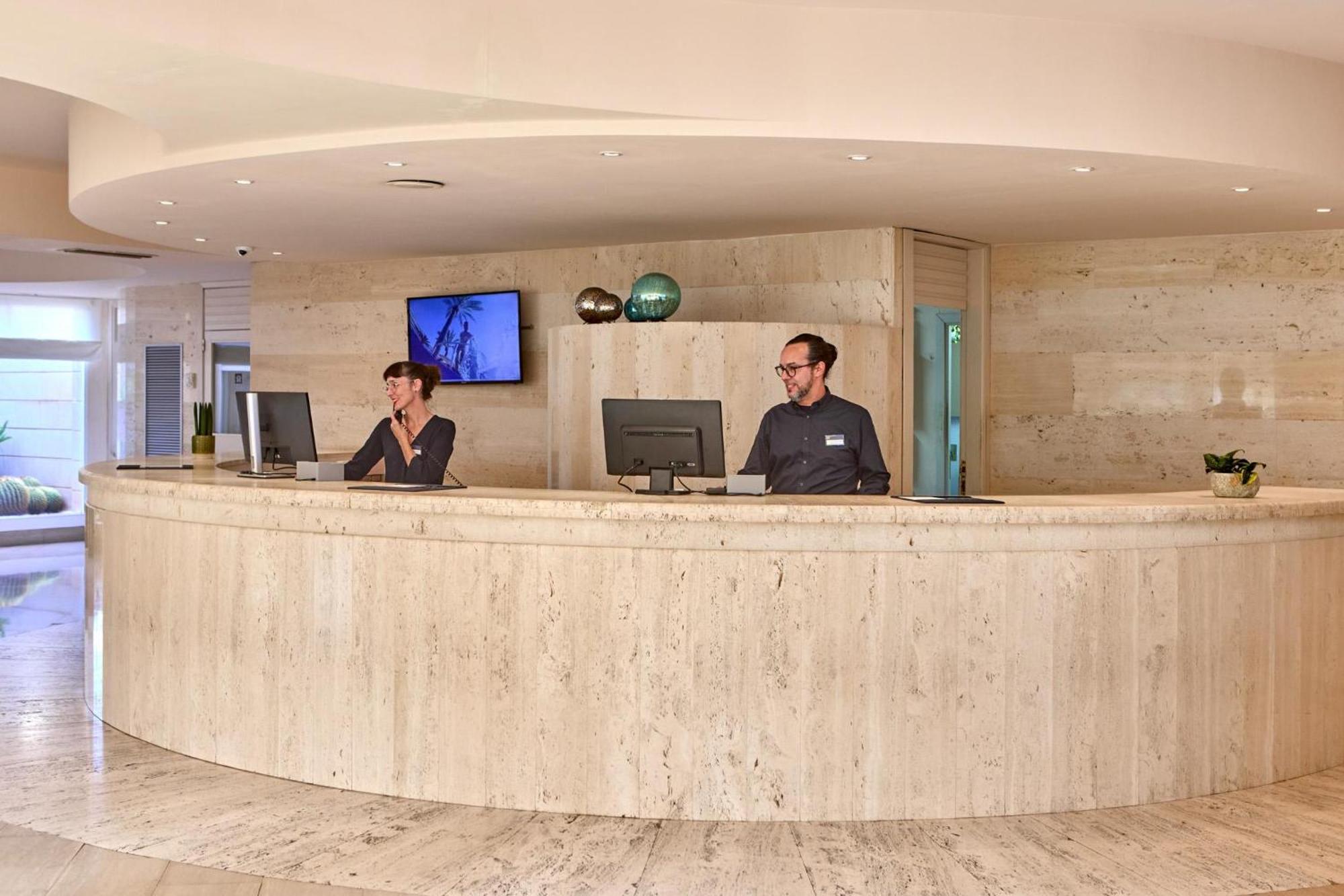 Zafiro Aparthotel 4*