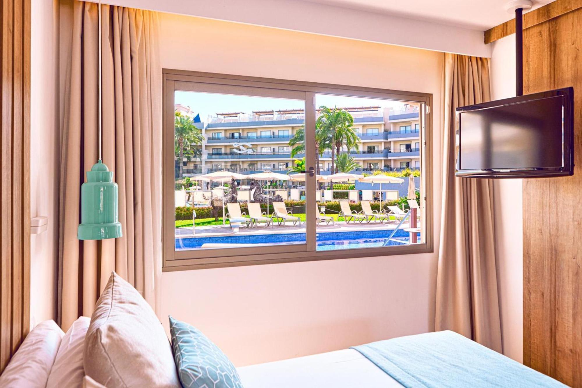 Aparthotel Zafiro 4*