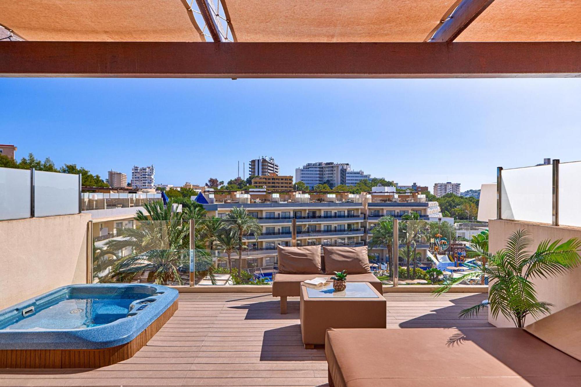Zafiro Aparthotel 4*